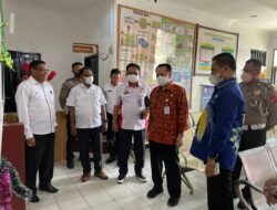 Dirjen Keuangan Daerah Tinjau Langsung Pelayanan Samsat di Mimika