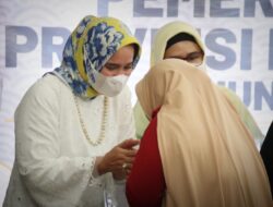 Riana Hadiri Pengajian di Pesawaran