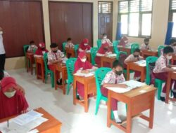 Sekda Pesibar Monitoring Pelaksanaan Ujian Sekolah