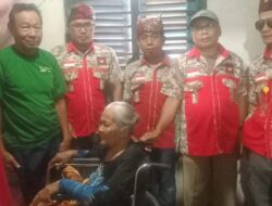 GML Metro Kembali Bagikan Kursi Roda di Karangrejo