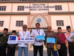 XL Axiata Donasi Laptop ke Puluhan Ponpes di 7 Provinsi