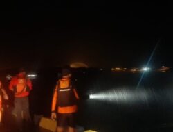 Tim SAR Cari Nelayan Tanjung Ratu yang Terseret Arus di Pantai Sebalang