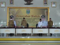 Musa Serahkan Hadiah ke Peserta STQ Lampung Tengah