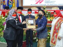 Arinal Kasih Penghargaan  untuk Oemarsono, Mantan Gubernur Lampung 1998-2003