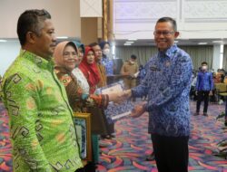 Sekdaprov Lampung serahkan Tali Asih untuk Anggota Korpri Purna Bhakti
