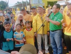 Wahdi Lepas Rombongan Peserta Jalan Sehat