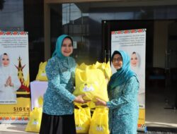 Riana Sari Arinal Salurkan Bantuan dari Lembaga Koordinasi Kesejahteraan Sosial