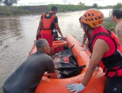 Madarif Korban Banjir Ditemukan Tim SAR Gabungan dalam Keadaan Meninggal