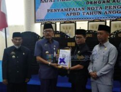 Pemkab Serta DPRD Pesbar Rapat Paripurna