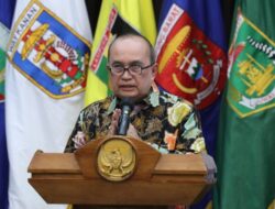 Gubernur Arinal Serahkan Penghargaan Siddhakarya Pada Perusahaan