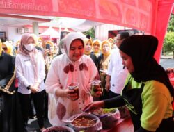 Ketua Dekranasda Riana Sari Apresiasi  Lampung Post Garden Festival