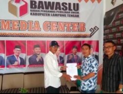 Didampingi Ketua SMSI, Ahirnya Hengky Resmi Laporkan KPU ke Bawaslu Lamteng
