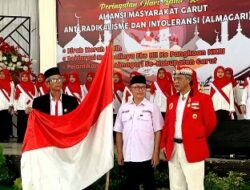 Abah Anton Charliyan Bersama Ceng Mujib  Almagari Garut Kembali Bai’at 115 Anggota Exs NII Kepangkuan NKRI