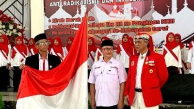 Abah Anton Charliyan Bersama Ceng Mujib  Almagari Garut Kembali Bai’at 115 Anggota Exs NII Kepangkuan NKRI