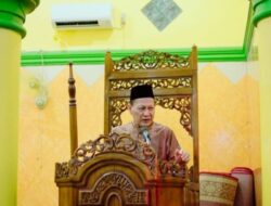 Pj Bupati Tulang Bawang Sampaikan Kultum di Masjid Nur Iman