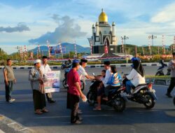 Aseeek, SMSI Lombok Barat Bagi-Bagi Takjil
