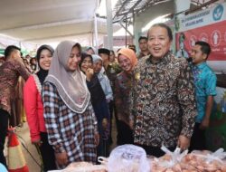 Gubernur Arinal Tinjau Pasar Murah Bersubsidi di Kelurahan Sukarame II