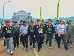 Pringsewu Haritage Fun Run, Arinal Kibarkan Bendera Start