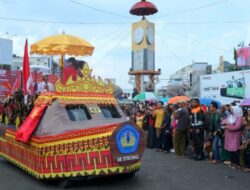 Unila Ikuti Karnaval Mobil Hias HUT Kota Bandarlampung