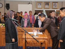 Nunik Ambil Sumpah 6 Pejabat Pimpinan Tinggi Pratama Pemprov Lampung