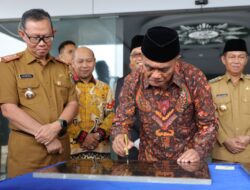 Sekdaprov Lampung Dampingi Menko PMK Resmikan Gedung Rektorat UMK