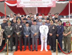 Jajaran Pemkab-DPRD Pesibar Ikuti Upacara HUT Bhayangkara Ke-77