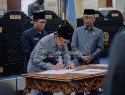 DPRD – Pemkab Pesibar Rapat Paripurna Penandatanganan Nota KUA-PPAS  APBD 2024