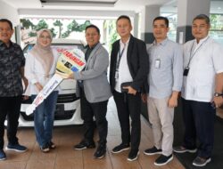 Dirut Bank Lampung Kembali Serahkan Hadiah Mobil  Undian Tabungan Lokal Bank Lampung Tahun 2023