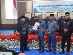 Bupati Hadiri Rapat Paripurna DPRD Pesibar terkait Penyampaian Nota Pengantar Draf Perubahan KUA-PPAS 2023