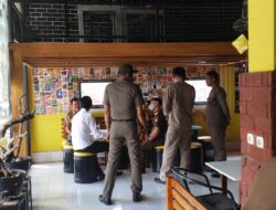 Warung Kopi Dirazia, Satpol PP Kepulaun Selayar Jaring Oknum PNS dan PHL Lagi Asyik Seruput Kopi