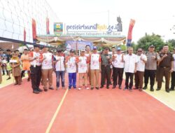 Pemkab – DPRD Pesibar Buka Turnamen Bola Voli Piala Bergilir Bupati Tahun 2023