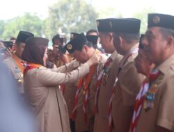 Pj Bupati Lampung Barat Terima Penghargaan Lencana Melati di Apel Besar Hari Pramuka Ke-62