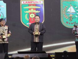 Arinal Sabet Penghargaan Peduli Pengembangan UMKM