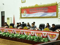 Pj Bupati Tubaba Hadiri Rapat Paripurna DPRD Pembicaraan Tingkat II atas 7 Raperda