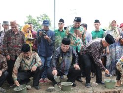 Milad Muhammadiyah ke-111, Gubernur Lampung Lakukan Peletakan Batu Pertama Pembangunan Masjid Galpanda Pondok Muhammadiyah di Sidomulyo