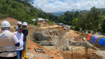 Pj Bupati Lampung Barat Nukman Tinjau Pembangunan Pembangkit Listrik Tenaga Mini Hidro (PLTMH)