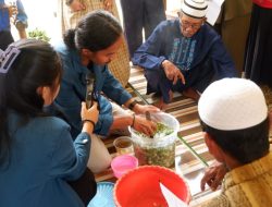 Good Job! Mahasiswa KKN Unila Latih Pembuatan Eco-enzyme ke Masyarakat Kampung Tulang Bawang