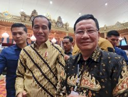 Hadiri Temu Tahunan FRI, Rektor UTI Bincang Santai dan Foto Bareng Presiden Jokowi