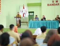 Rektor Unila dan Jajaran Sosialisasi PMB di SMAN 2 Bandar Lampung