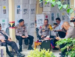 Kapolres Tulang Bawang Barat Monitoring dan Cek Personil Pengamanan Rapat Pleno Terbuka di PPK Kecamatan Tulang Bawang tengah