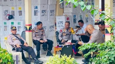 Kapolres Tulang Bawang Barat Monitoring dan Cek Personil Pengamanan Rapat Pleno Terbuka di PPK Kecamatan Tulang Bawang tengah