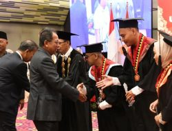 Hadiri Wisuda UTB, Kerua DPRD Lampung Ucapkan Selamat