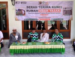 Walikota Wahdi Hadiri Serah Terima Kunci Program Bedah Rumah Lazimu