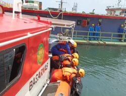 Tim SAR Gabungan Evakuasi Jenazah Anonim di Dermaga Cargill Srengsem Kecamatan Panjang Bandar Lampung