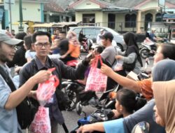 Semangat Berbagi Ramadhan, PJS Bangka Selatan Sebarkan 500 Takjil ke Masyarakat