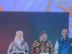 Mingrum Gumay Raih Penghargaan KNPI Award