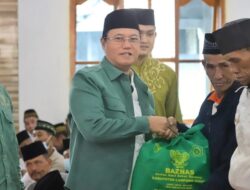 Pj Bupati Nukman Serahkan Bantuan ke Masyarakat Batu Brak