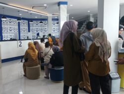 Dipadati Nasabah Jelang Libur Lebaran,  Bank Lampung Berkomitmen Terus Tingkatkan Pelayanan