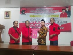 Serius Maju Pilkada, Darmawijaya Kembalikan Formulir PDIP