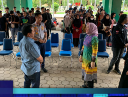 Pj Bupati Nukman Lepas Mahasiswa Peserta Mudik Gratis dari GSG Unila
